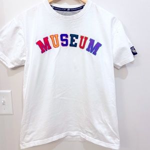 SOLD 💫 Museum embroidered tee
